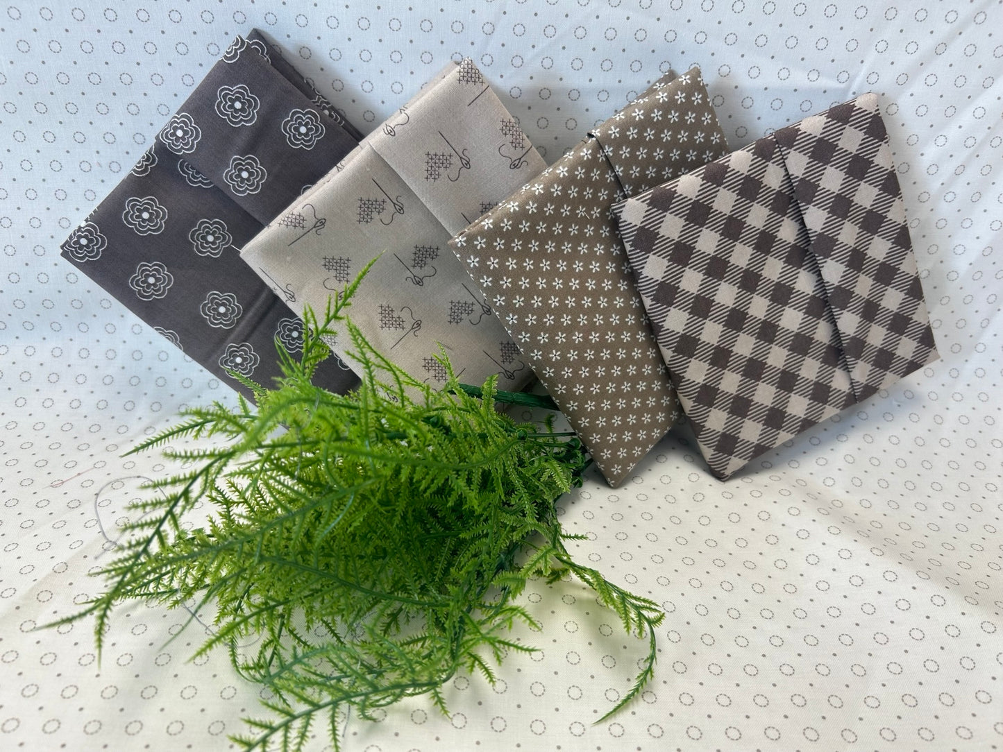 Bee Basics Fat Quarter Bundle Grey