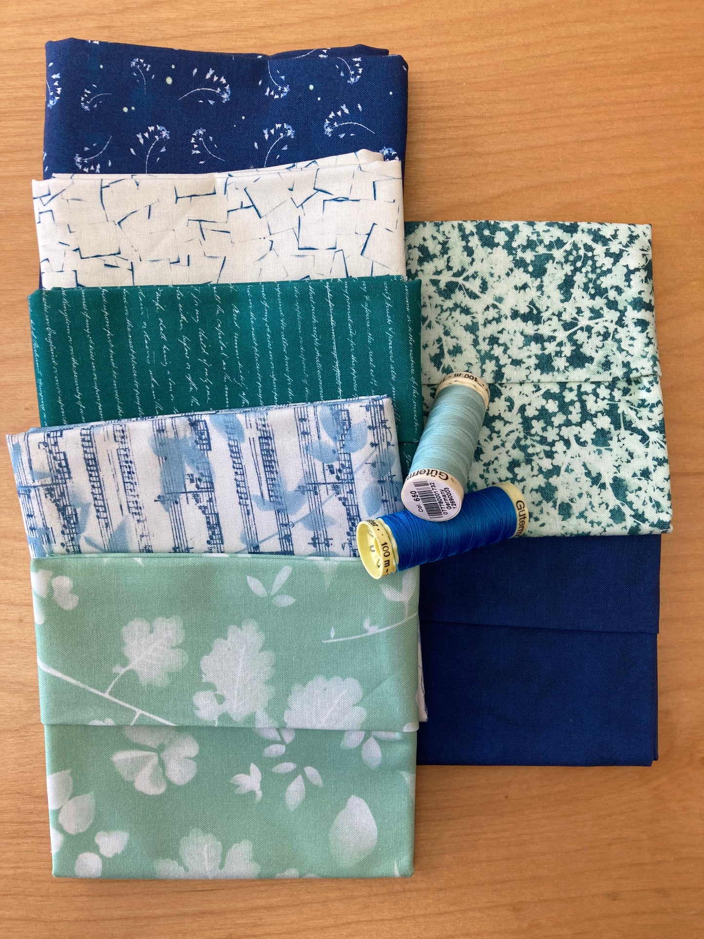 Bluebell Fat Quarter Bundle (7)