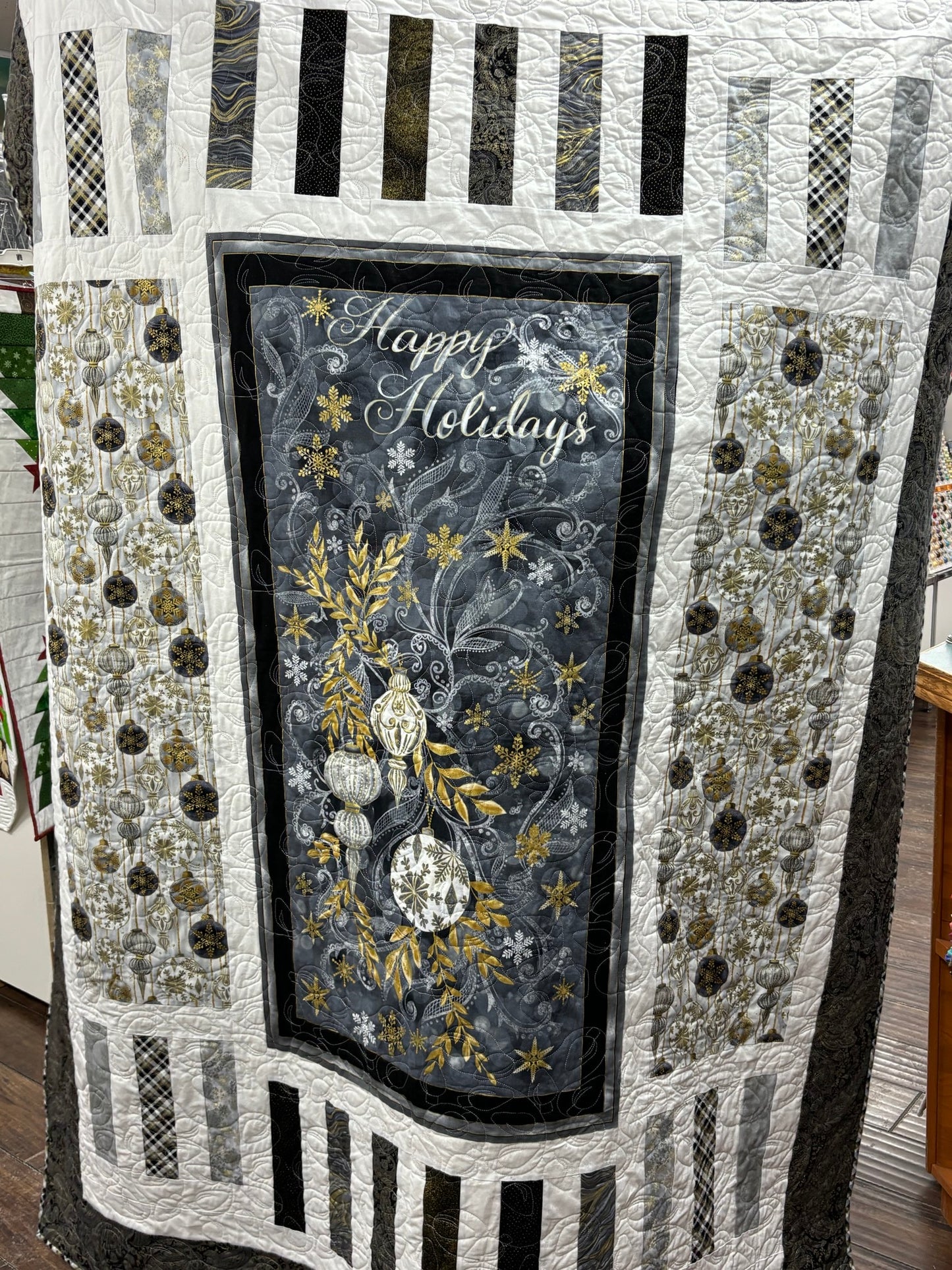 Happy Holidays Quilt Kit